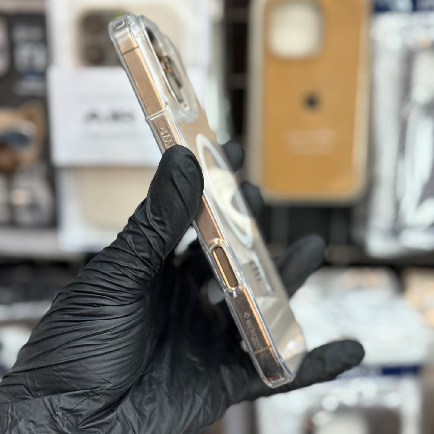 Spigen Clear Magsafe