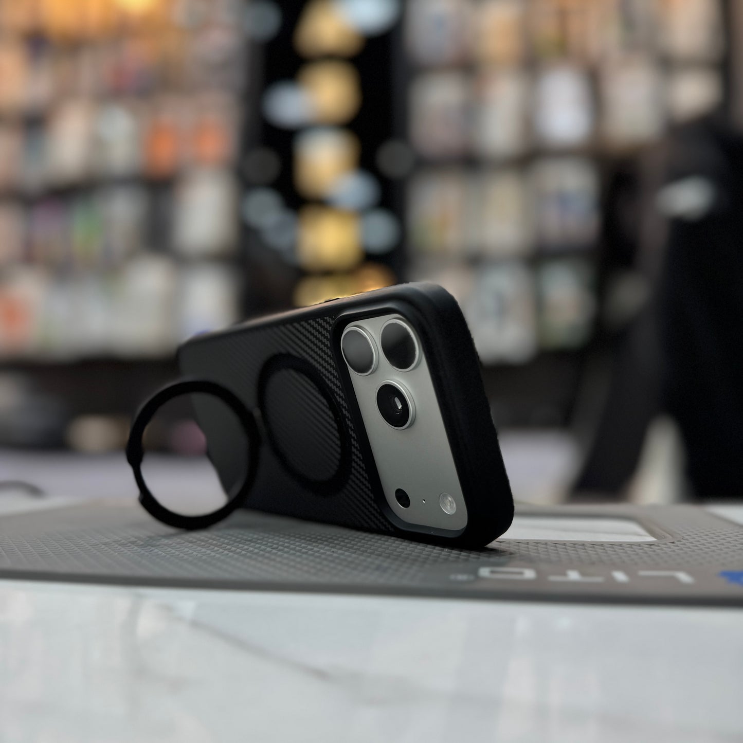 Q Series Carbon Magsafe