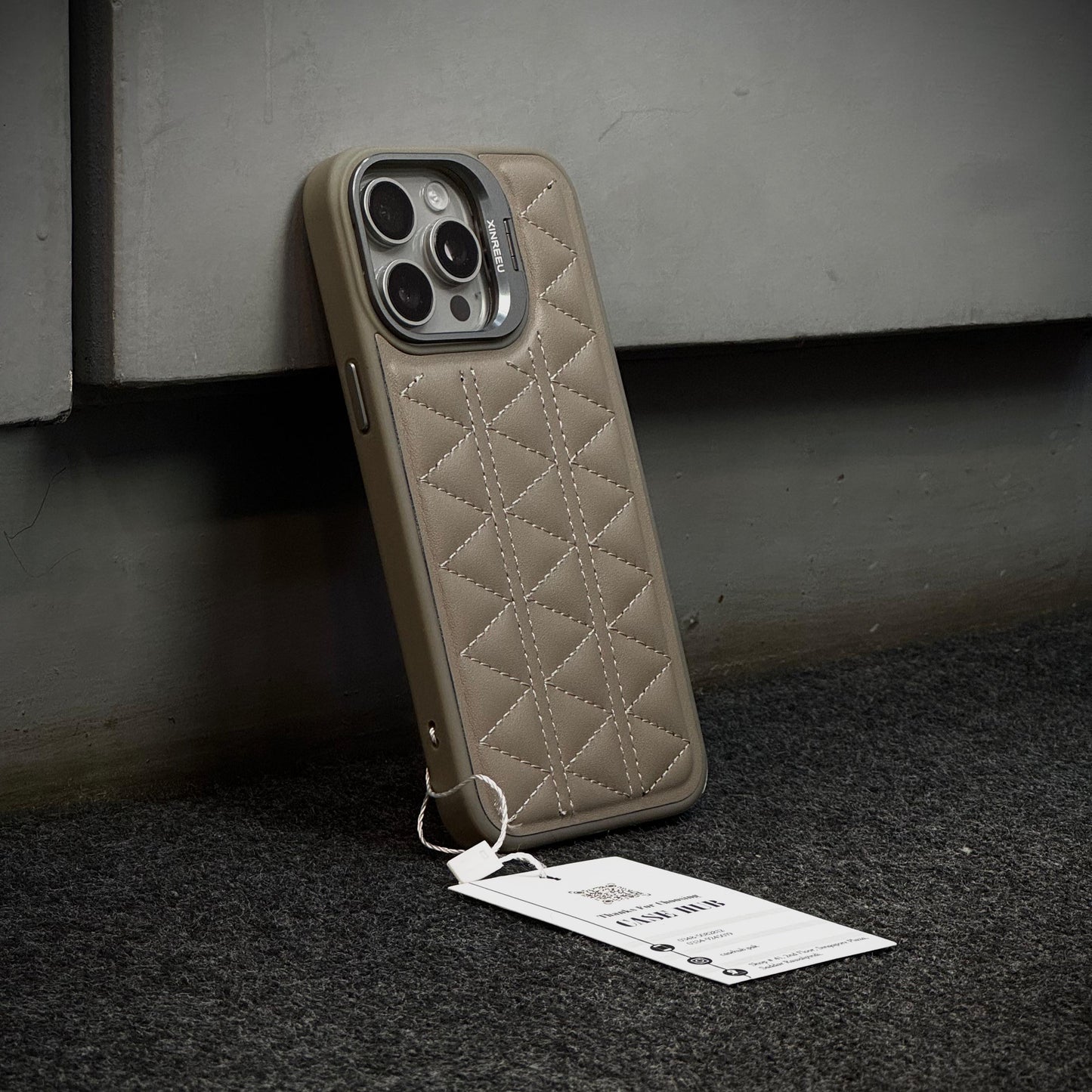 Xinreeu Leather Case With Metal Stand (15 Pro Max)